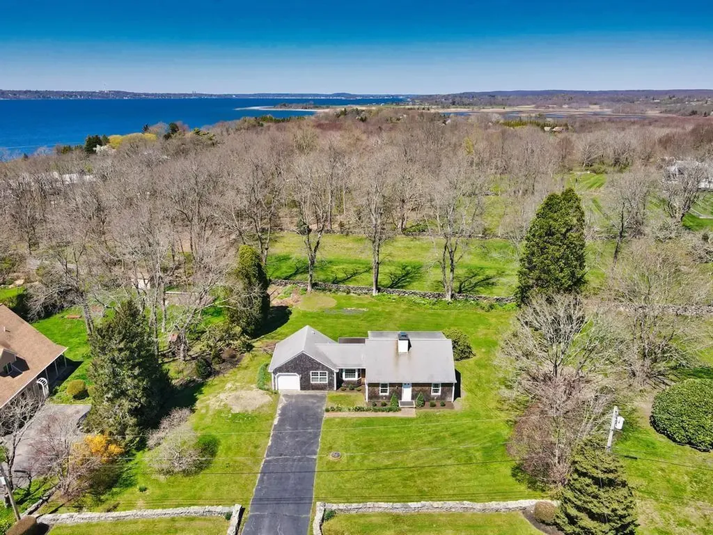 38 Bonniefield Drive Tiverton RI 02878