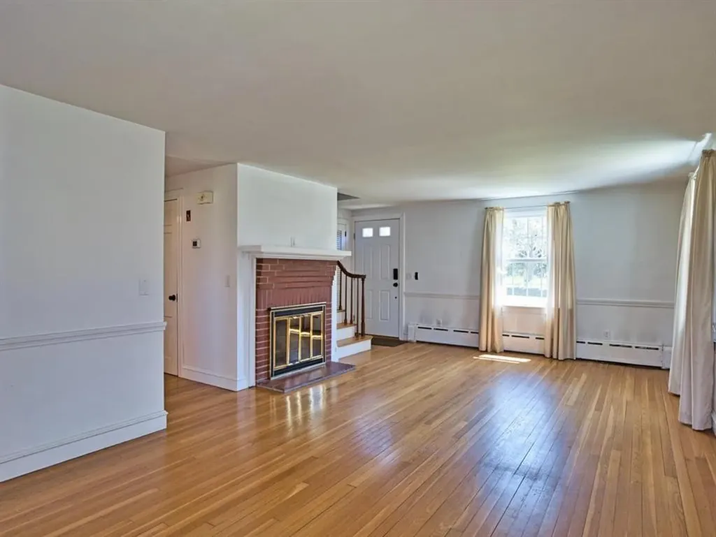 38 Bonniefield Drive Tiverton RI 02878