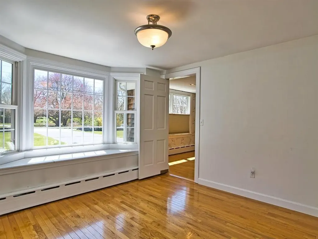 38 Bonniefield Drive Tiverton RI 02878