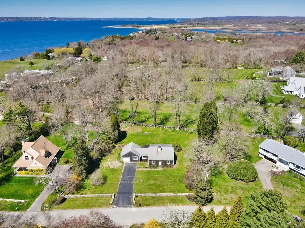 38 Bonniefield Drive Tiverton RI 02878