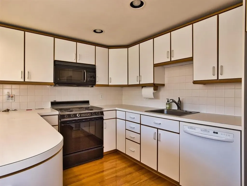 38 Bonniefield Drive Tiverton RI 02878