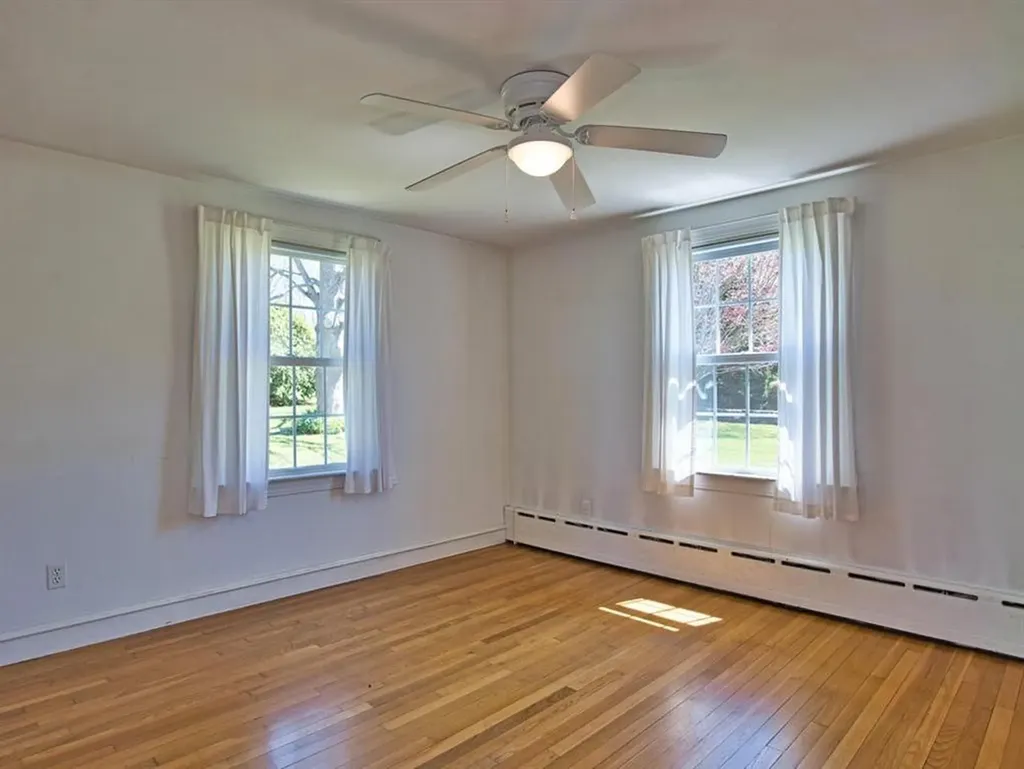 38 Bonniefield Drive Tiverton RI 02878