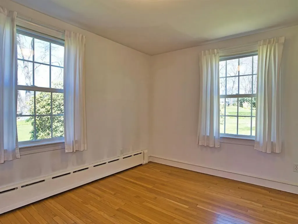 38 Bonniefield Drive Tiverton RI 02878