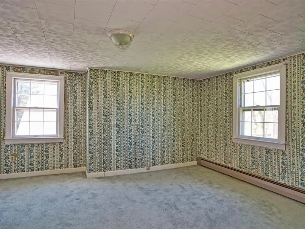 38 Bonniefield Drive Tiverton RI 02878