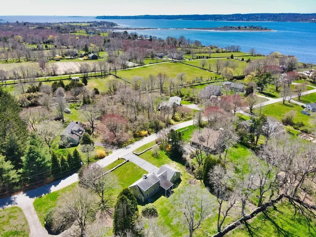 38 Bonniefield Drive Tiverton RI 02878