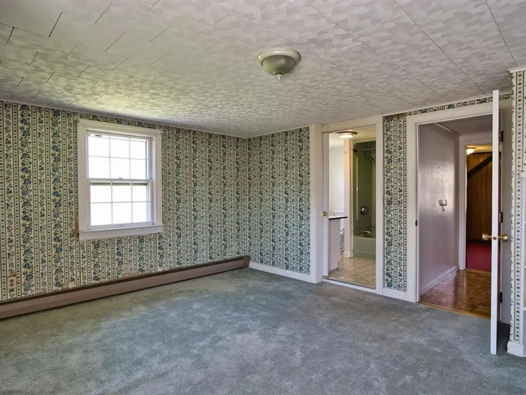 38 Bonniefield Drive Tiverton RI 02878