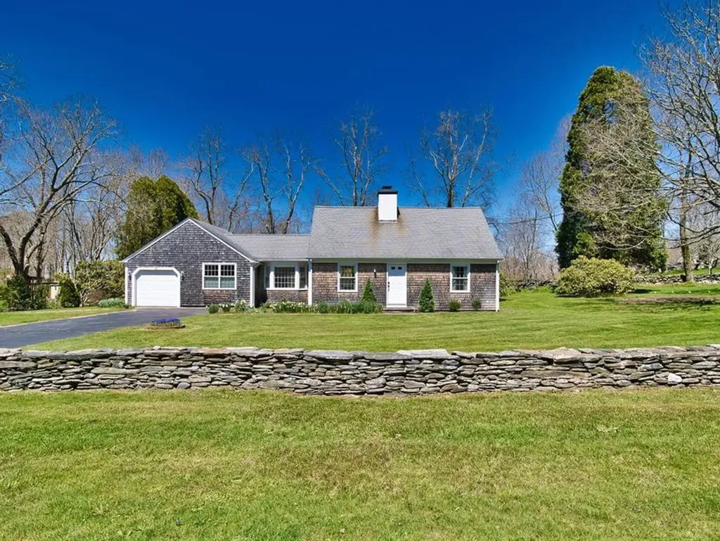 38 Bonniefield Drive Tiverton RI 02878