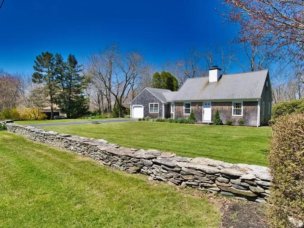38 Bonniefield Drive Tiverton RI 02878