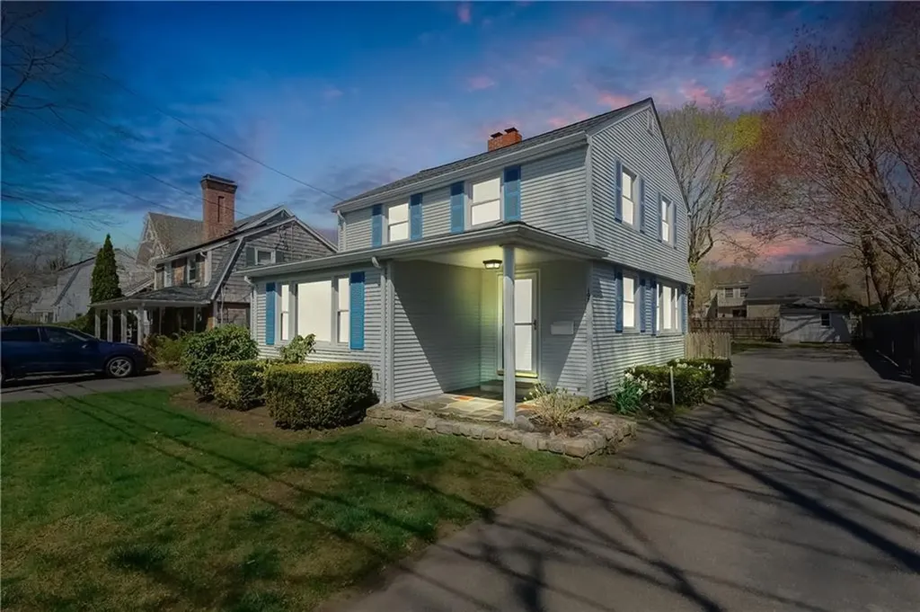 107 Highland Avenue Barrington RI 02806