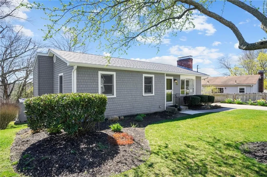11 Old Phenix Avenue Cranston RI 02921