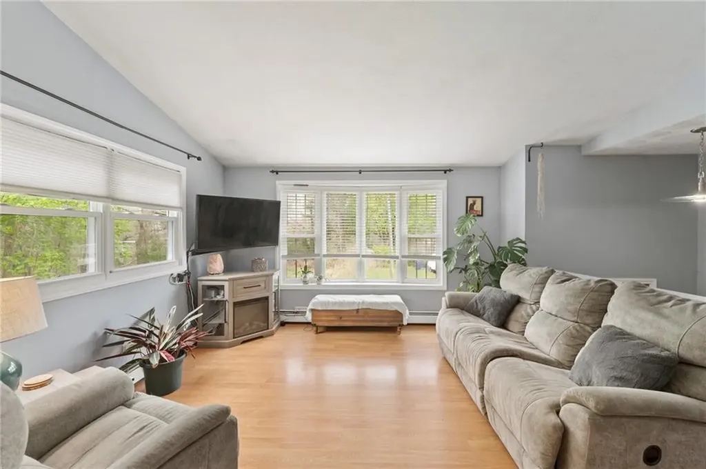 90 Webb Avenue Warwick RI 02889