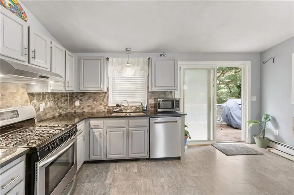 90 Webb Avenue Warwick RI 02889