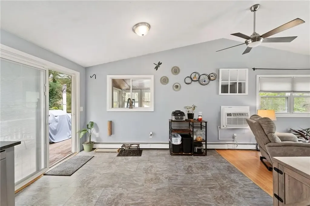 90 Webb Avenue Warwick RI 02889