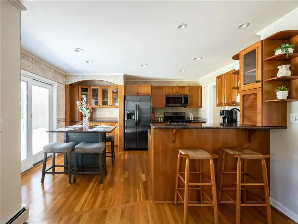 64 John Kesson Lane Middletown RI 02842
