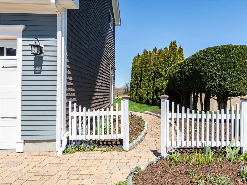 64 John Kesson Lane Middletown RI 02842