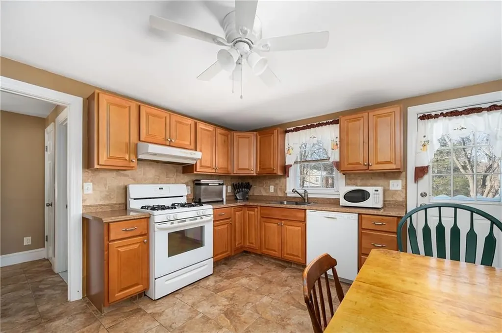 18 City View Parkway Johnston RI 02919