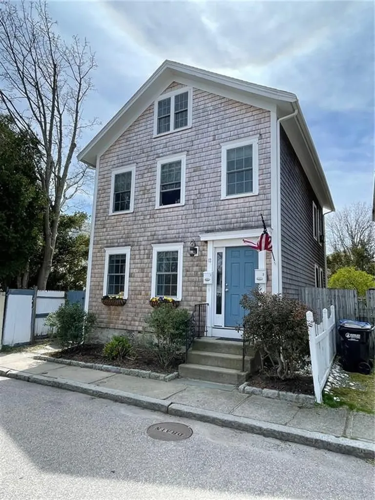 12 Callender Avenue Newport RI 02840