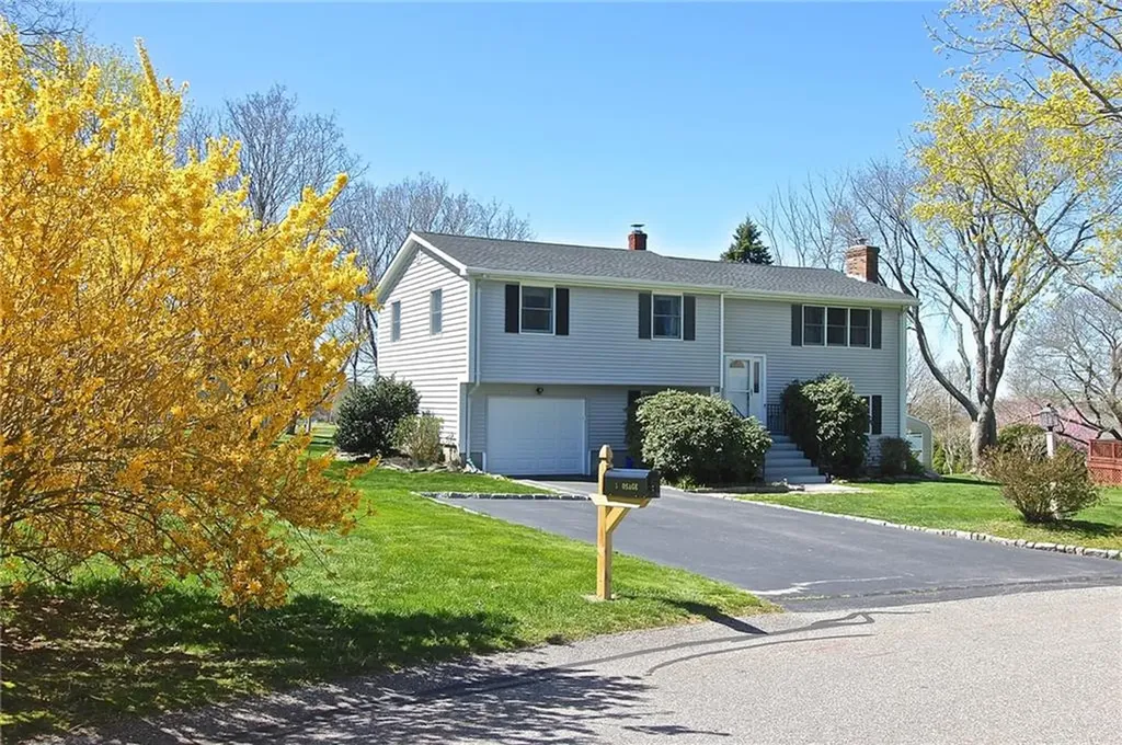 5 Osage Drive Middletown RI 02842