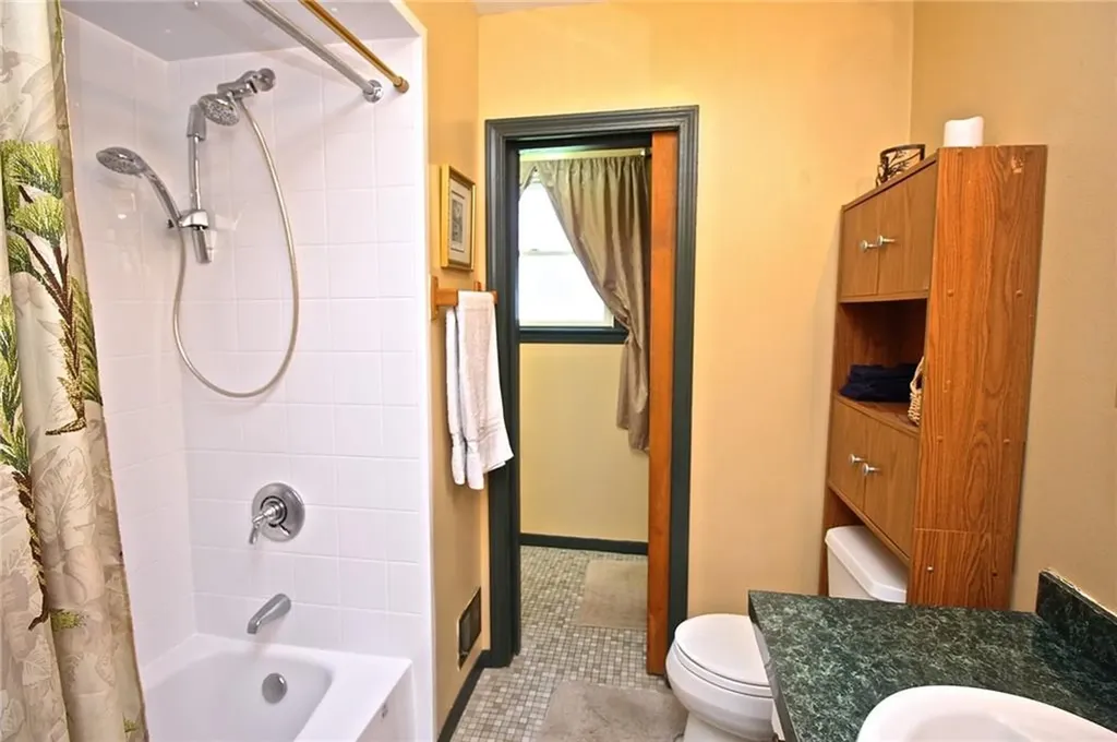 5 Osage Drive Middletown RI 02842