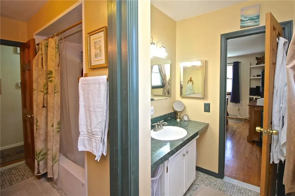 5 Osage Drive Middletown RI 02842