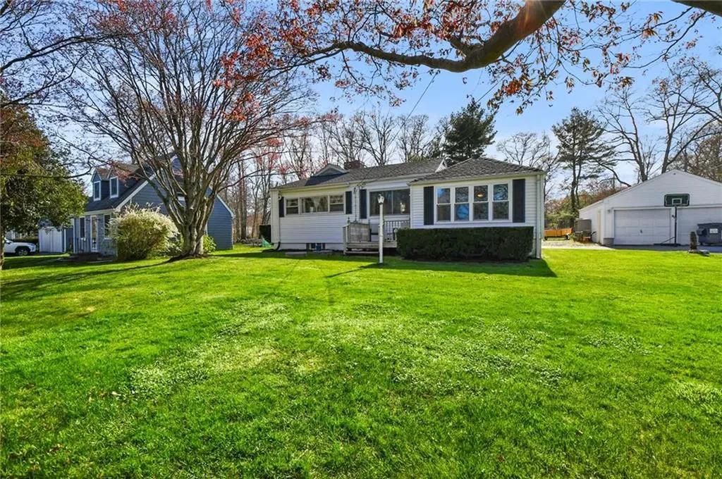 449 Crandall Road Tiverton RI 02878