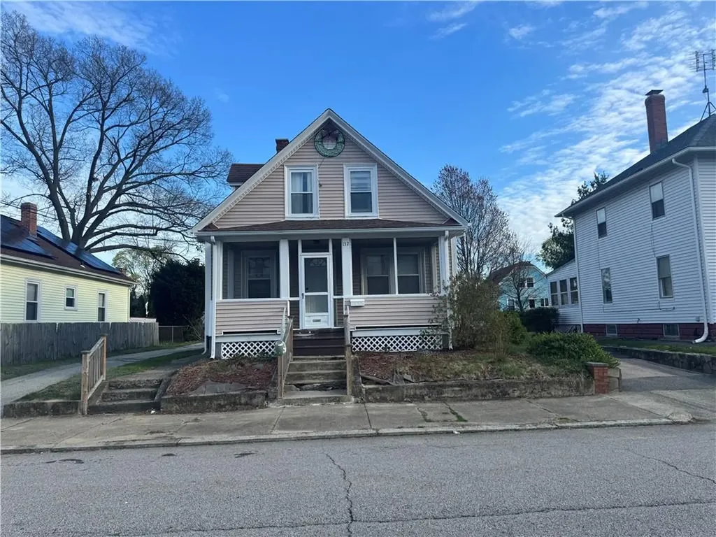 132 W Lawn Avenue Pawtucket RI 02860