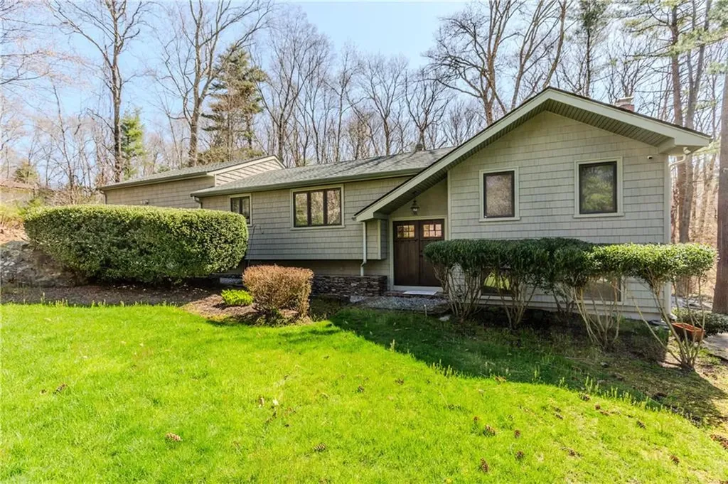12 Burlingame Road Smithfield RI 02917