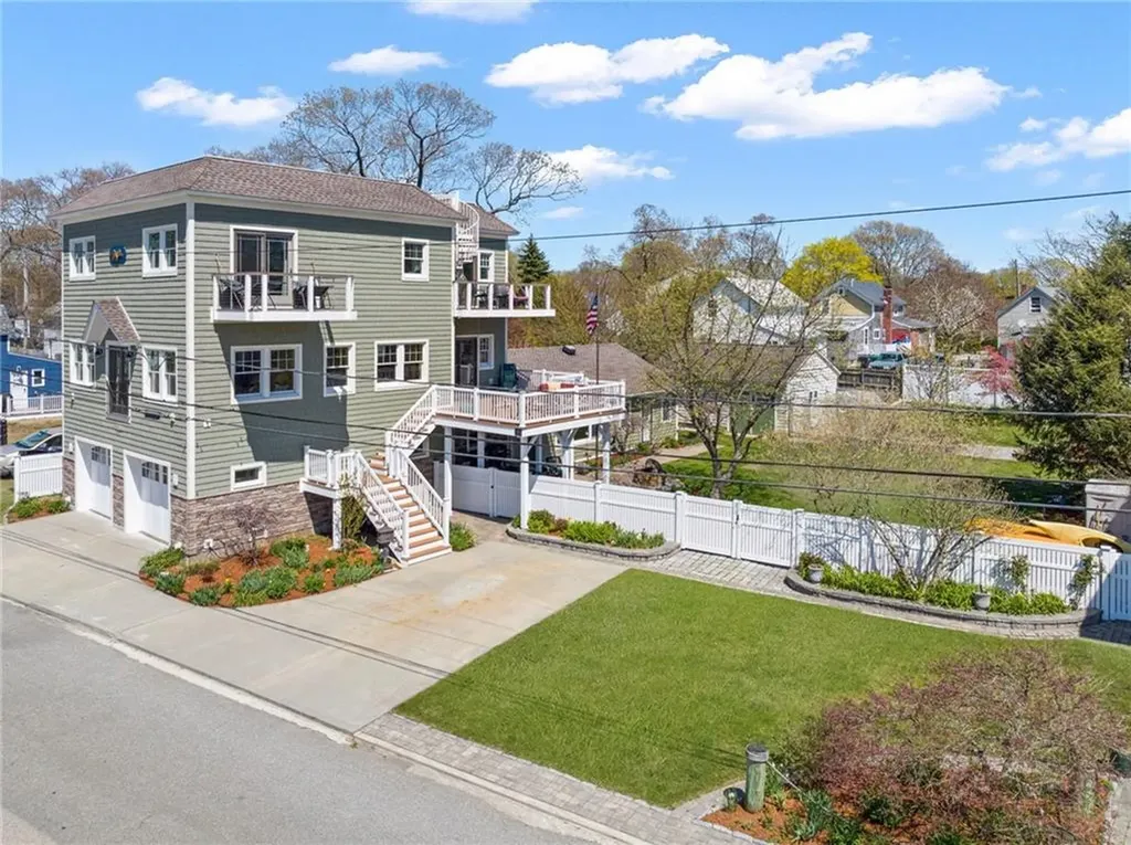 354 Sea View Drive Warwick RI 02889