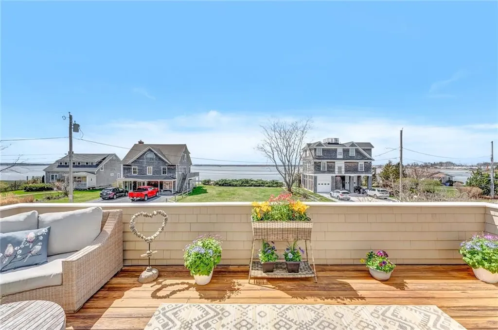 11 Willow Way Barrington RI 02806