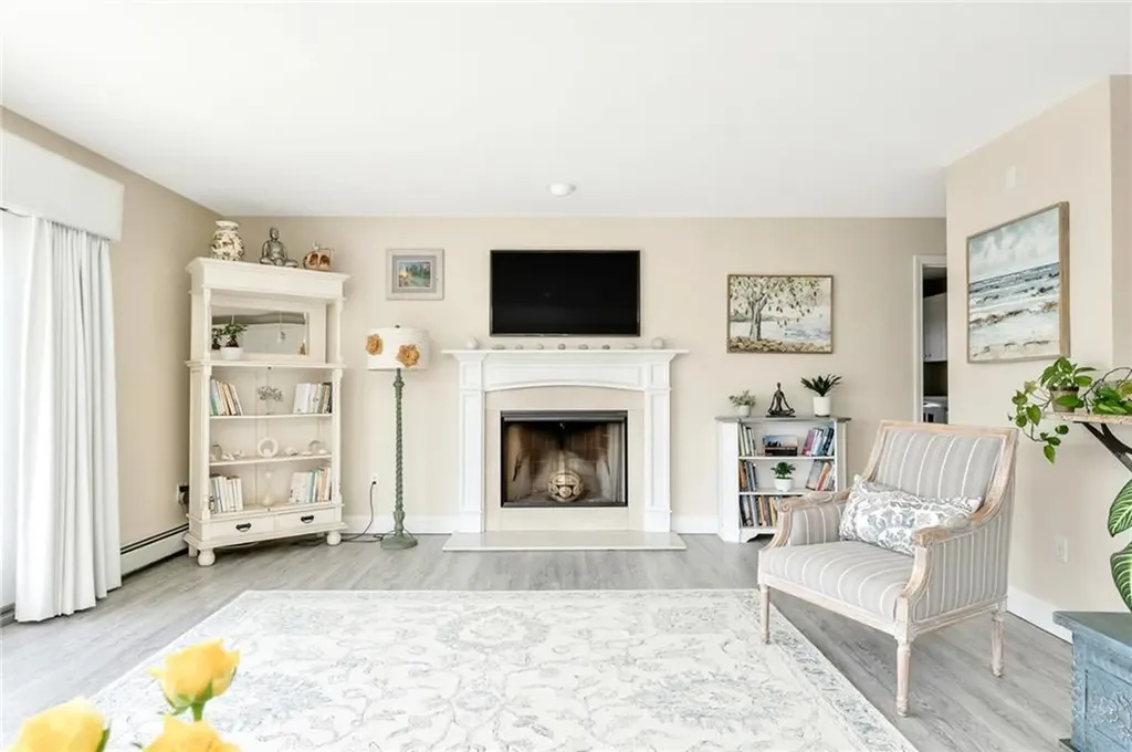 11 Willow Way Barrington RI 02806