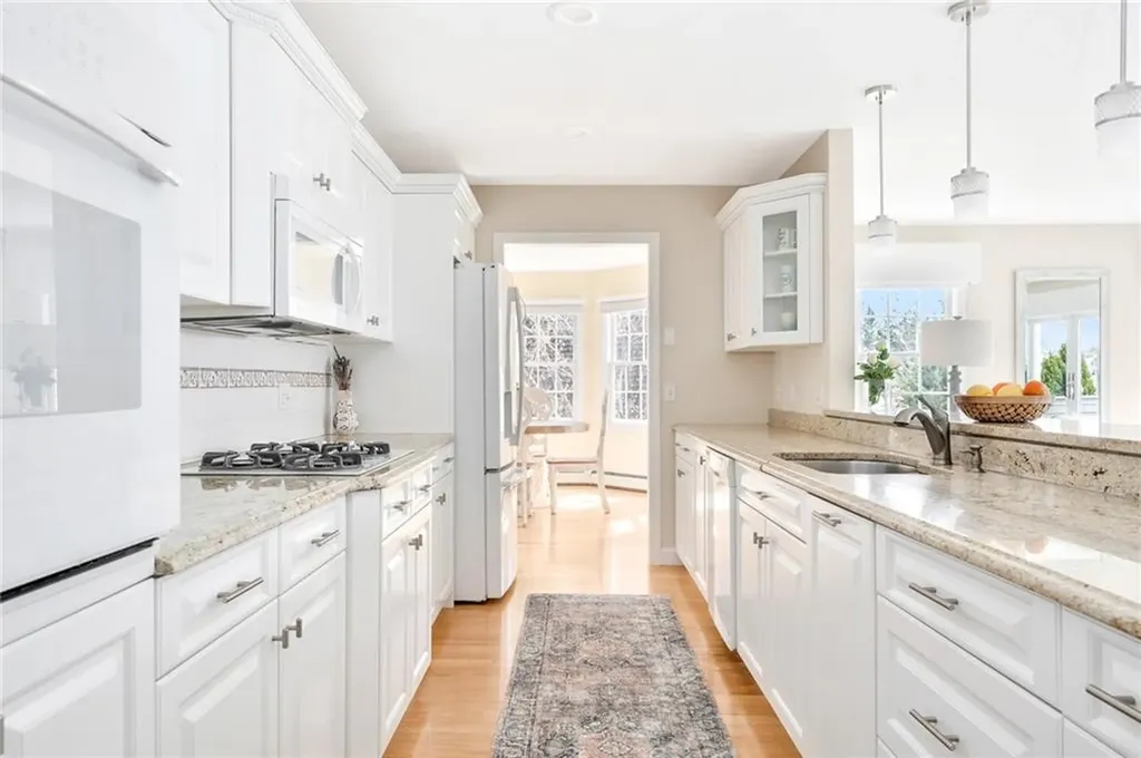 11 Willow Way Barrington RI 02806