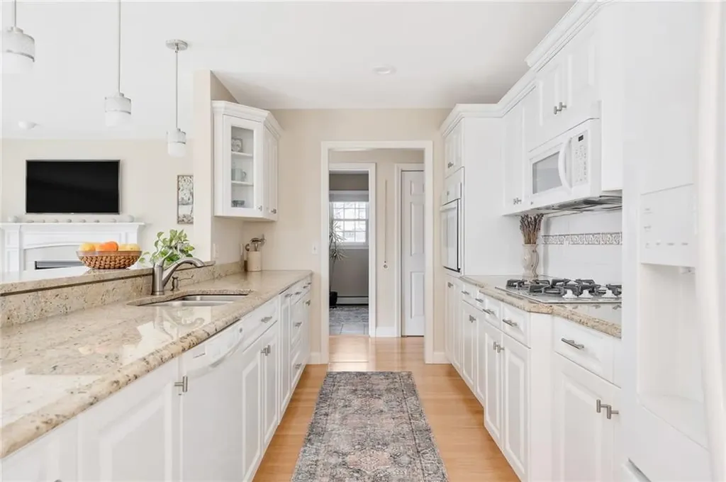 11 Willow Way Barrington RI 02806