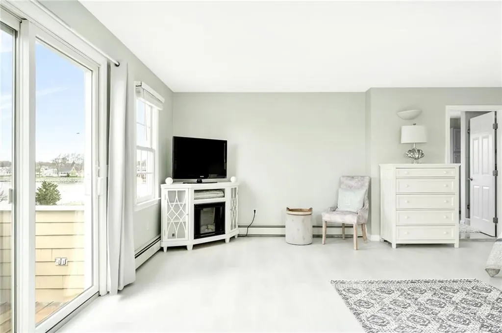 11 Willow Way Barrington RI 02806