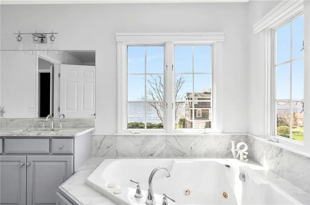 11 Willow Way Barrington RI 02806