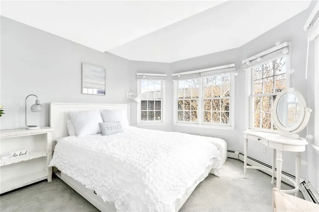 11 Willow Way Barrington RI 02806
