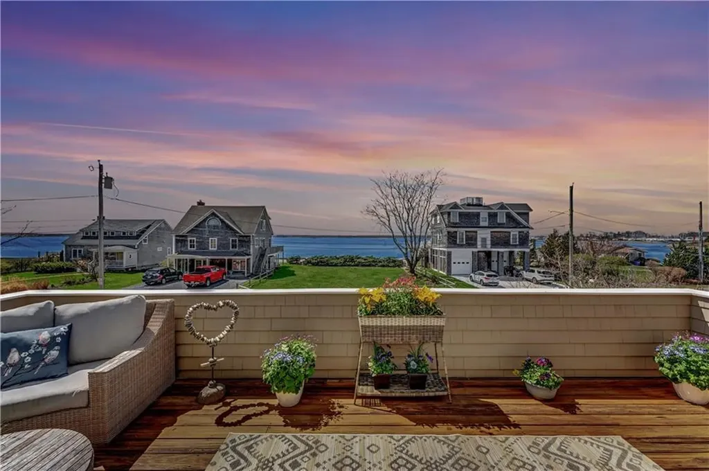 11 Willow Way Barrington RI 02806