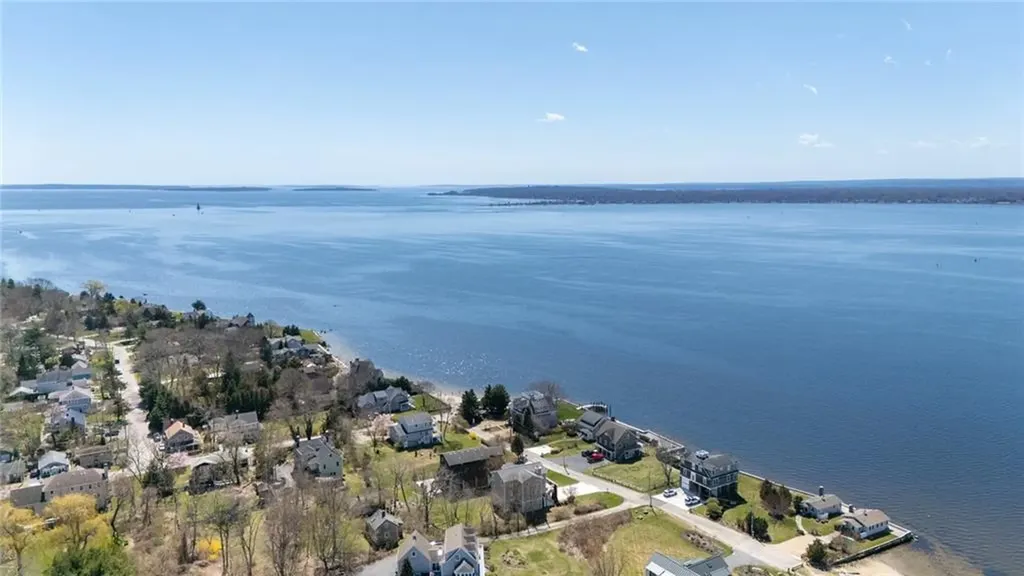 11 Willow Way Barrington RI 02806