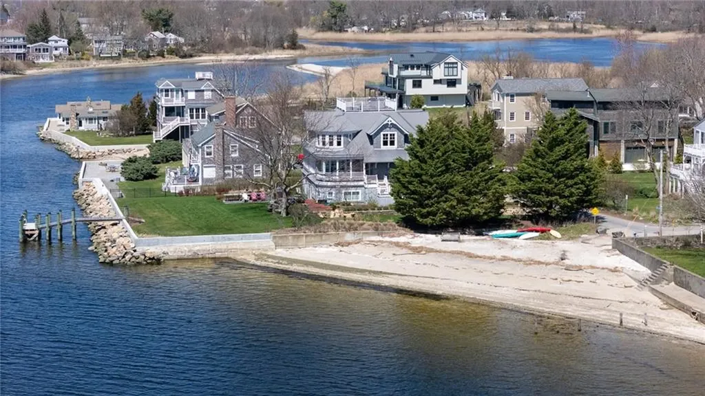 11 Willow Way Barrington RI 02806