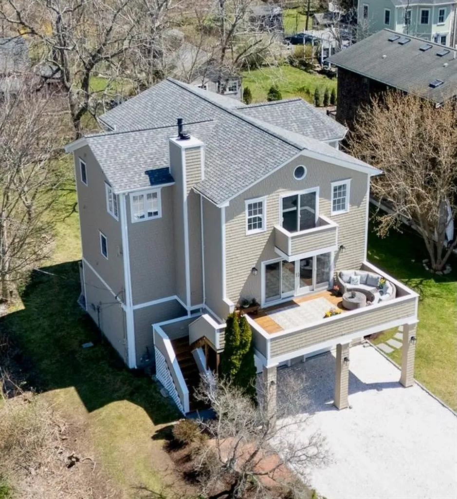 11 Willow Way Barrington RI 02806