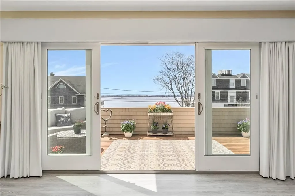 11 Willow Way Barrington RI 02806
