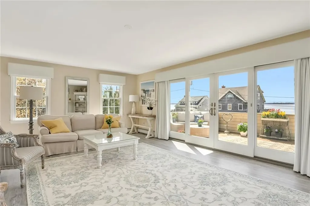 11 Willow Way Barrington RI 02806
