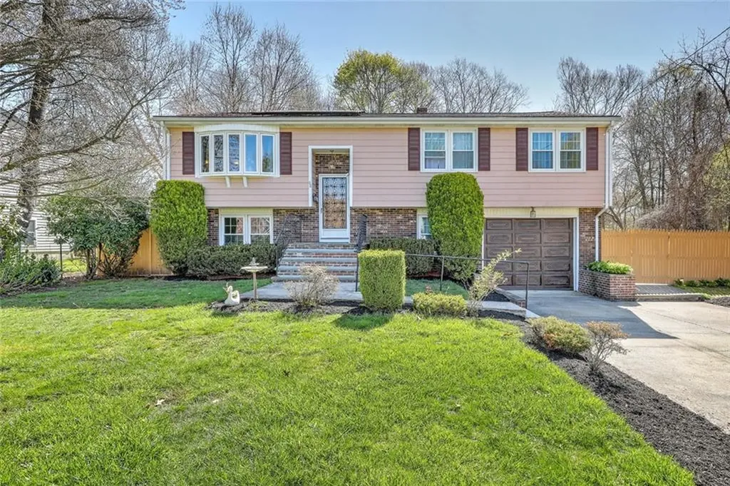 88 Interlocken Road East Providence RI 02914