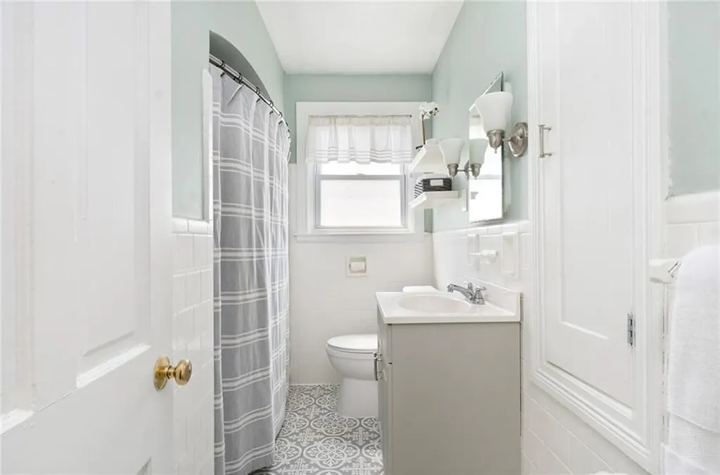 165 Isabella Avenue Providence RI 02908