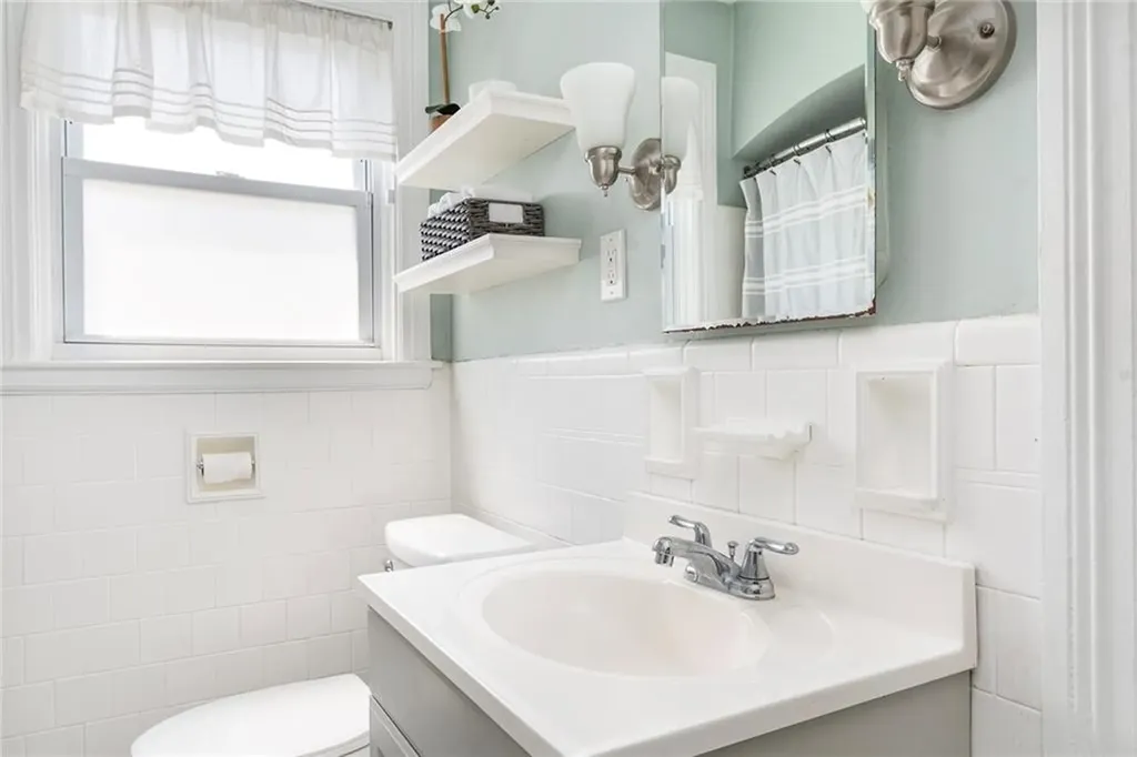 165 Isabella Avenue Providence RI 02908
