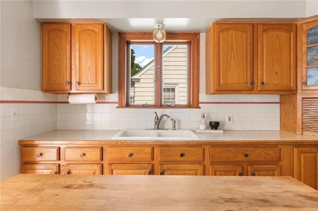 165 Isabella Avenue Providence RI 02908