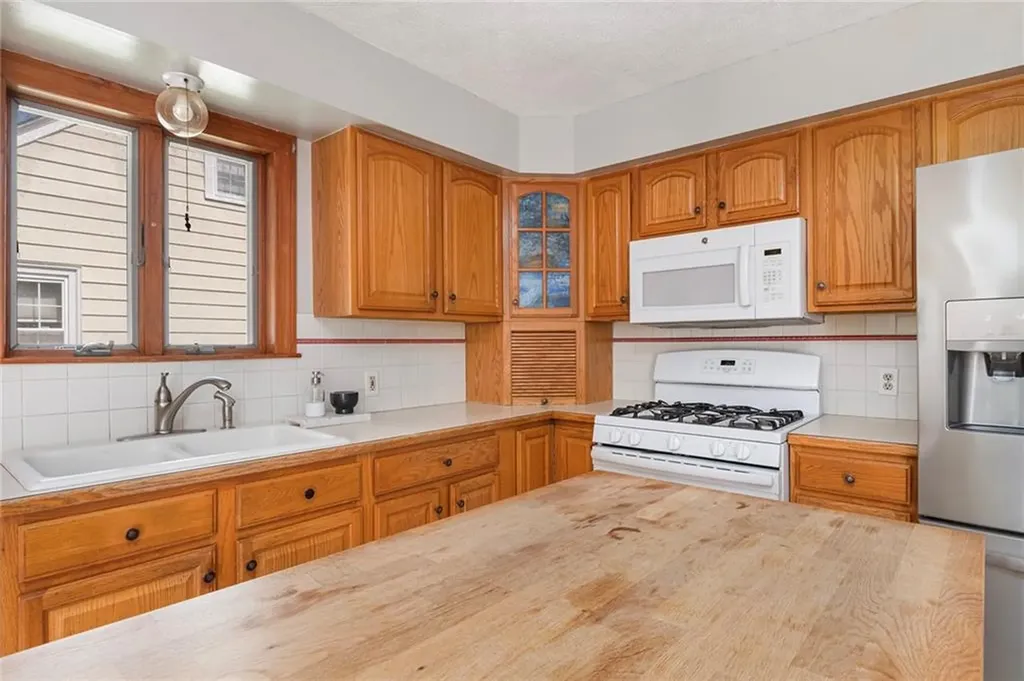 165 Isabella Avenue Providence RI 02908