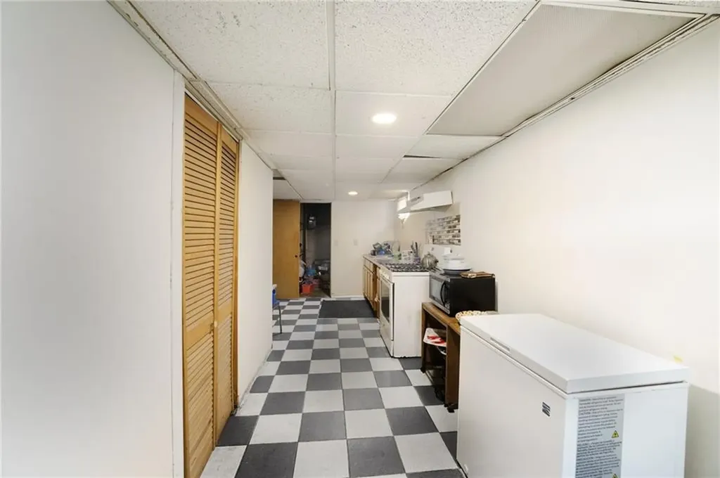 22 Dover Street Pawtucket RI 02860