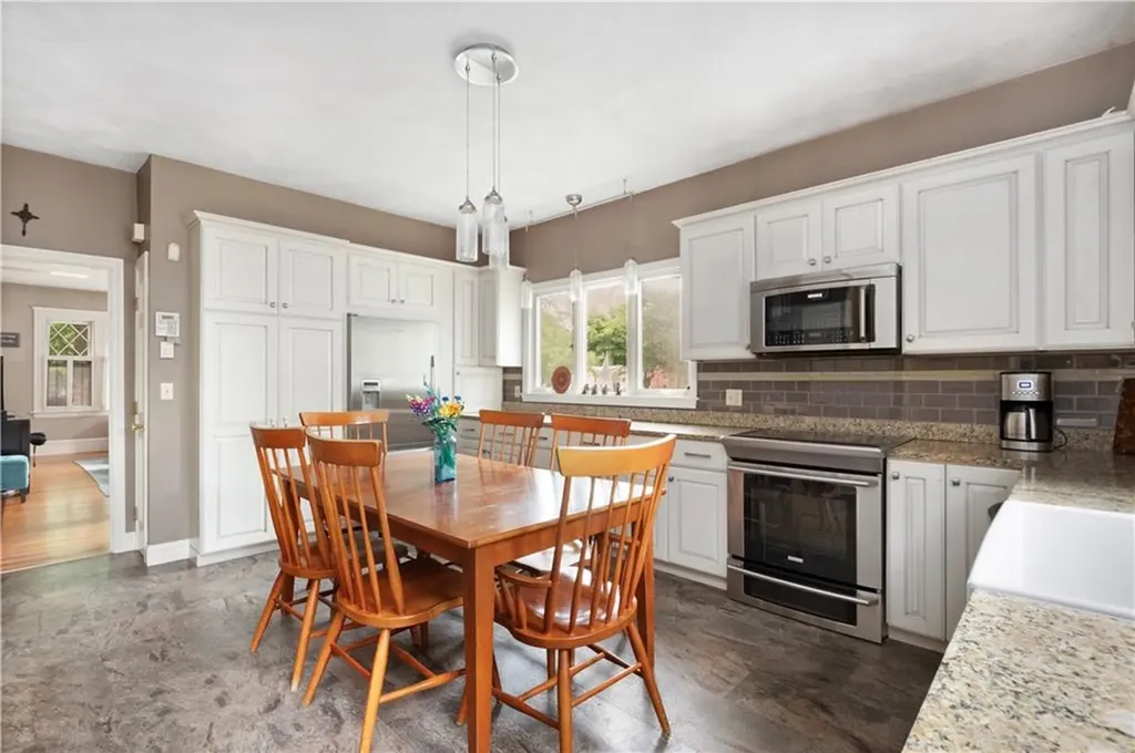 17 Sharon Street Providence RI 02908