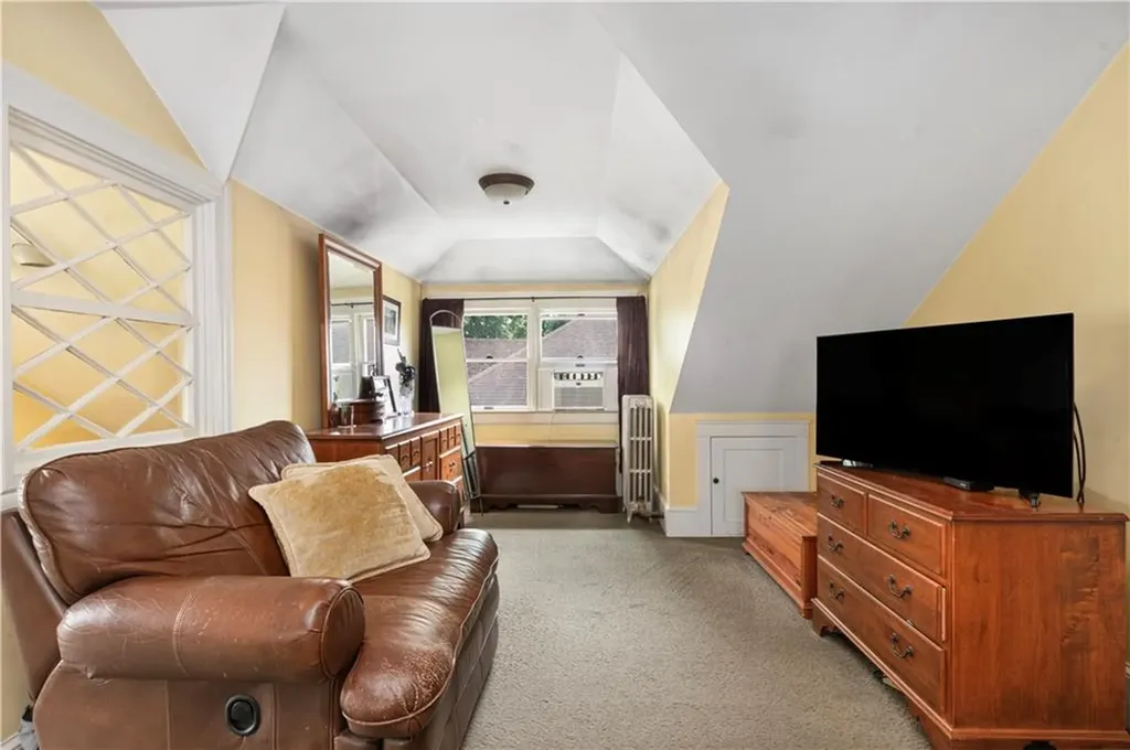 17 Sharon Street Providence RI 02908