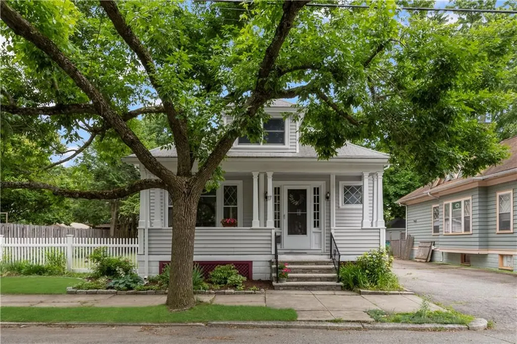 17 Sharon Street Providence RI 02908